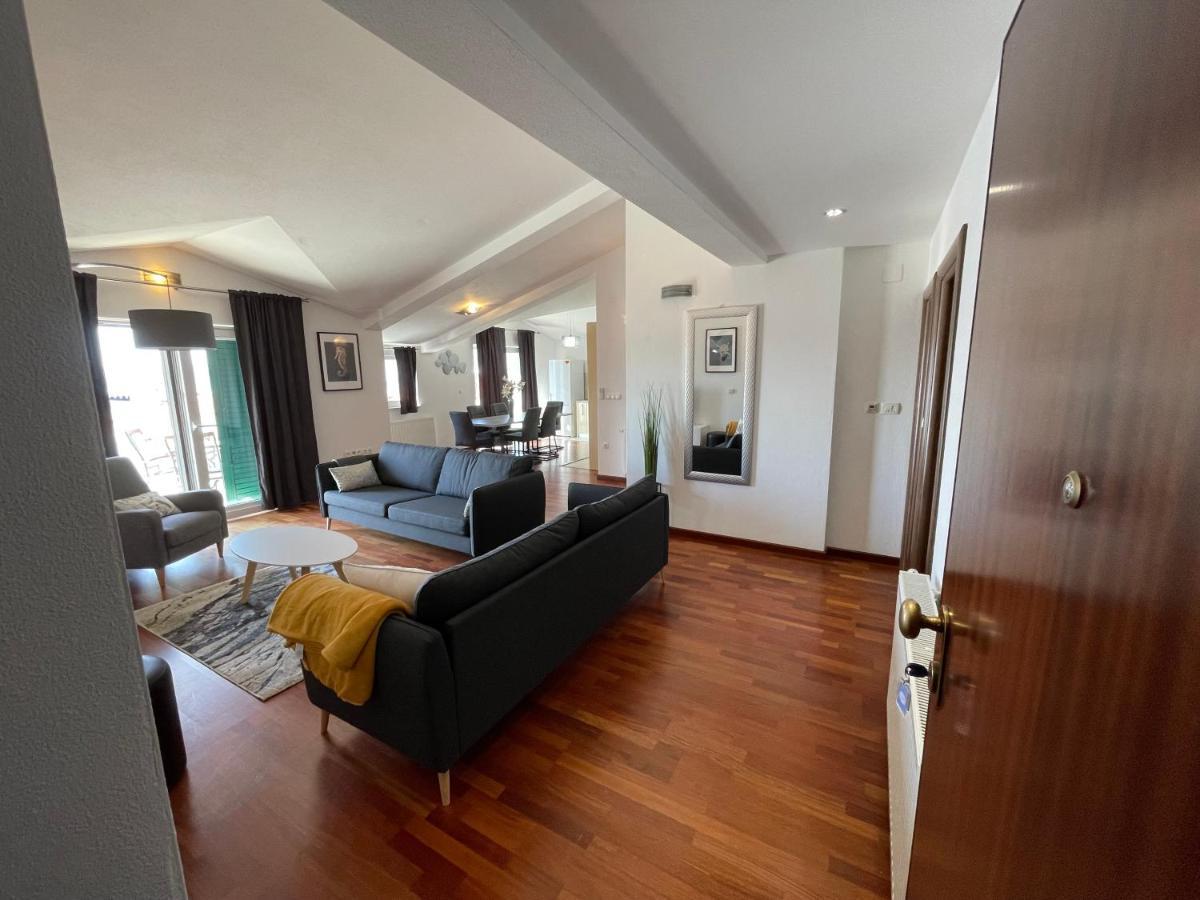 Apartments Cavar โตรกีร์ ภายนอก รูปภาพ