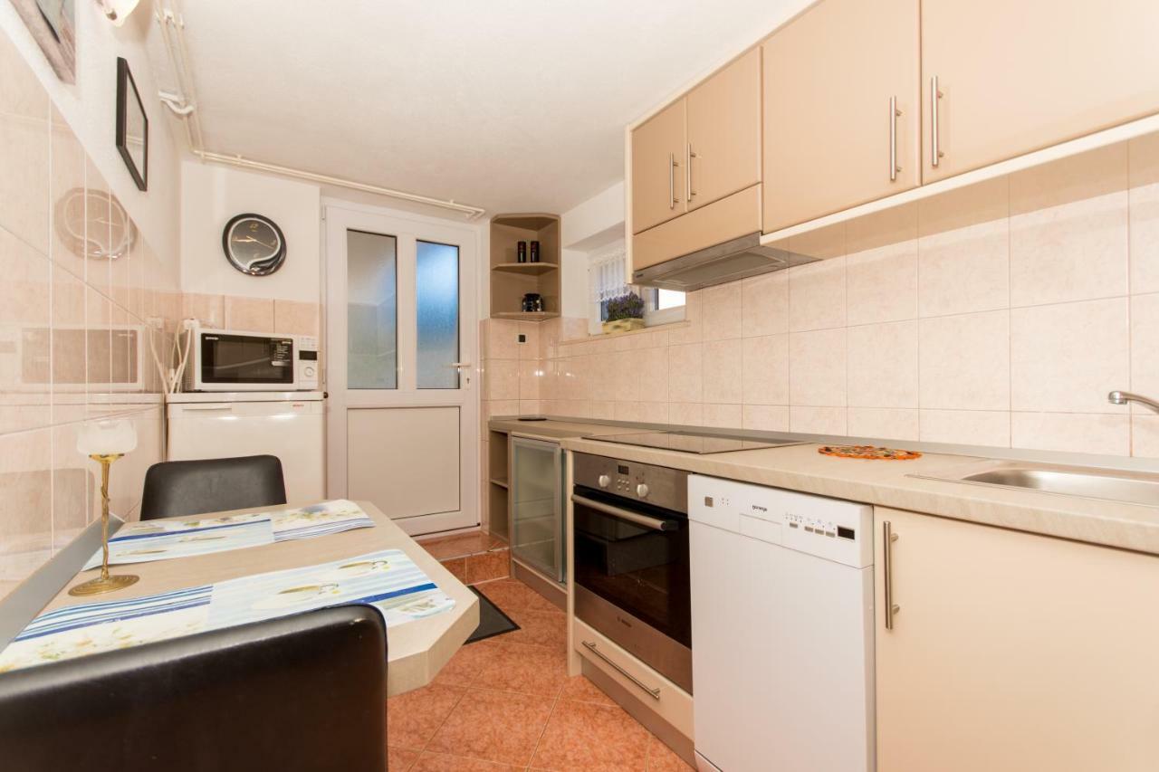 Apartments Cavar โตรกีร์ ภายนอก รูปภาพ