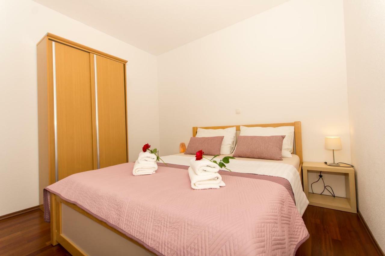 Apartments Cavar โตรกีร์ ภายนอก รูปภาพ