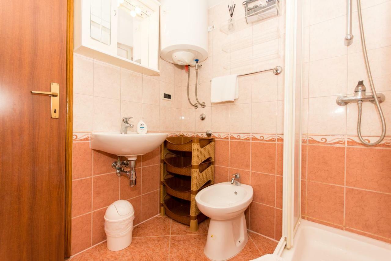 Apartments Cavar โตรกีร์ ภายนอก รูปภาพ